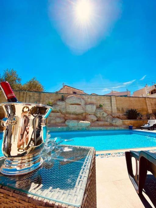 Velver Mansion, Malta - Luxury Villa With Pool Naxxar Exterior photo